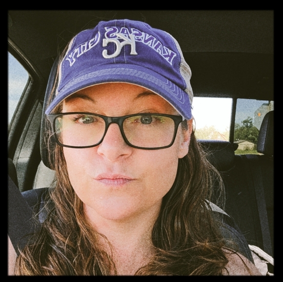 Meet your Posher, Amber - Picture 1 of 1